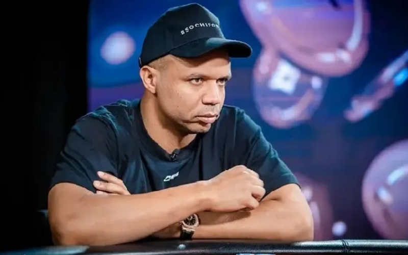 Phil Ivey Là Ai? Tiểu sử "Tiger Woods của Poker" với 10 vòng tay WSOP