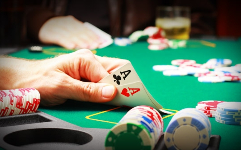 Nghệ thuật tâm lý chiến trên bàn chơi bài trực tuyến