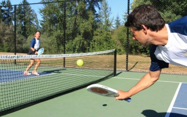 Top những sai lầm phổ biến khi lên lưới khiến người chơi pickleball mất điểm