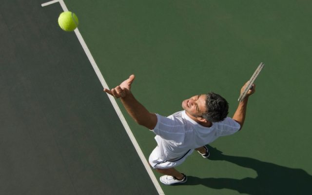 Cách cầm vợt tennis đúng kỹ thuật cho từng cú đánh