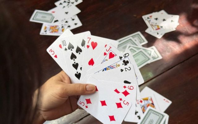 Chiến thuật chơi bài Tiến lên luôn chiếm ưu thế chủ động