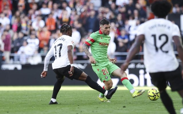 Valencia 1-0 Osasuna Valencia giữ sạch lưới tại Mestalla.