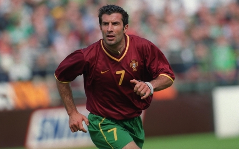 Bước chạy cuối cùng mang băng đội trưởng tuyển Bồ Đào Nha của huyền thoại Luis Figo