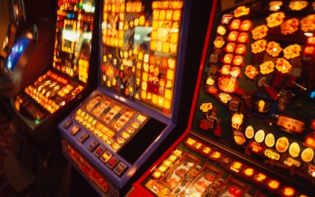 Hướng dẫn cách chơi Slot game trên ứng dụng di động cực mượt