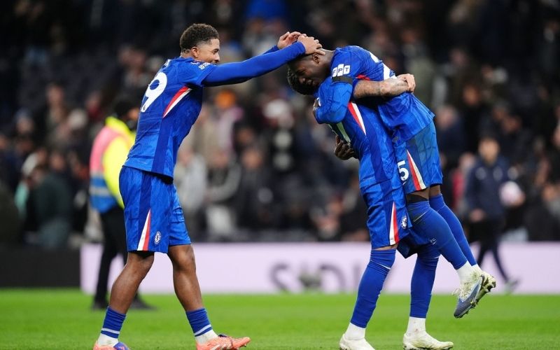 Chelsea thắng nghẹt thở nhờ siêu phẩm ở phút cuối cùng
