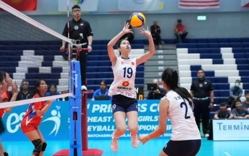Chiến thuật khai thác vị trí chuyền hai của đối thủ khi phòng thủ